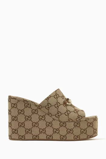 صندل كارمن بكعب ويدج سميك بحلية لجام حصان قنب بشعار الماركة