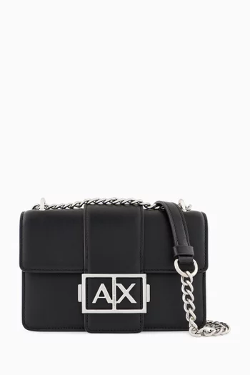 حقيبة كتف جلد صناعي بحلي معدنية بشعار الماركة