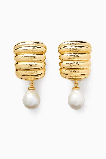 Ribbed Pearl Clip Earrings in 22kt Gold-plated Brass
