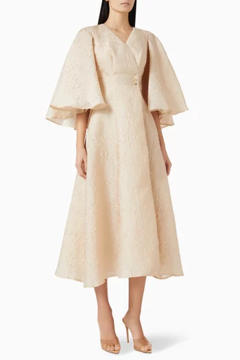 فستان طويل ملفوف