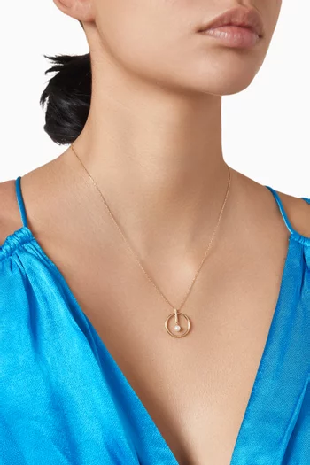 Circle Pearl Pendant Necklace in 18kt Yellow Gold