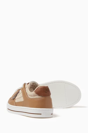 سنيكرز بشعار الماركة جلد وجاكار