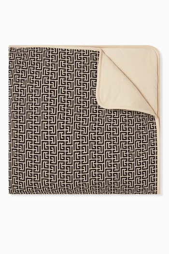 Logo Pattern Blanket in Jacquard Fabric