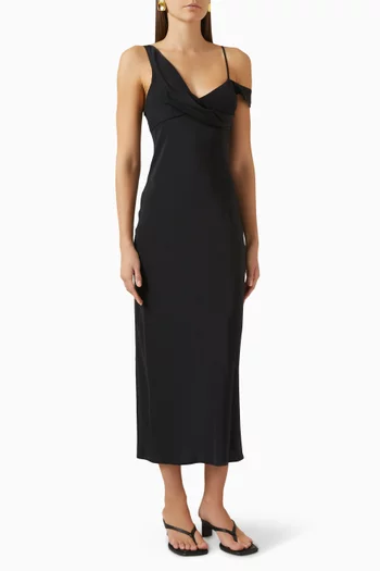 فستان بدرابيه وأكتاف مكشوفة حرير