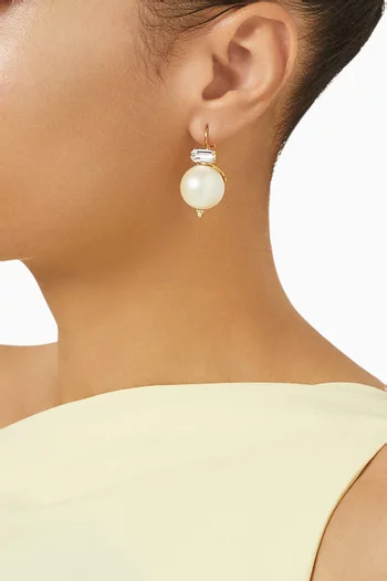 Decalcia Pearl Earrings in Gold-plated Metal