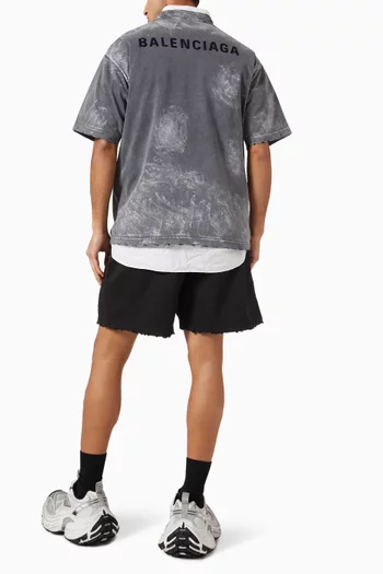 تي شيرت بشعار الماركة في الخلف جيرسيه بلون باهت