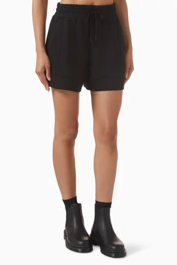 شورت أتريوم بخصر مرتفع 4.5‏ بوصة قماش دابل سوفت