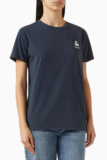 تي شيرت آبي بشعار الماركة قطن