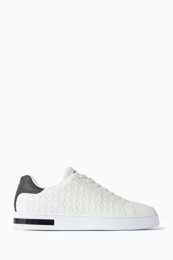 سنيكرز إسنشال بشعار AX جلد