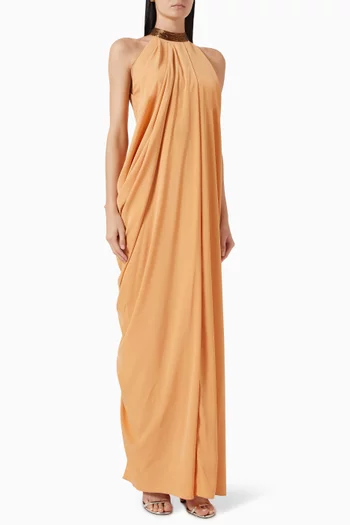 فستان طويل بقصة فضفاضة وياقة مطرزة بخرز