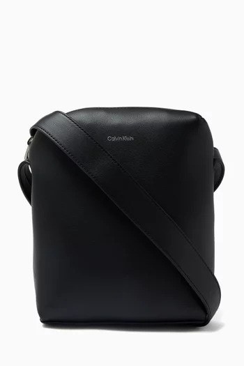 Premium Reporter Crossbody Bag in Leather