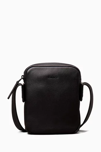 Reporter Crossbody Bag in Faux Leather