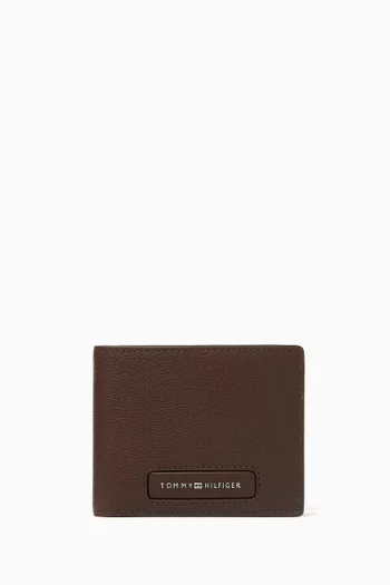 TH Monogram Bifold Card Wallet in Leather