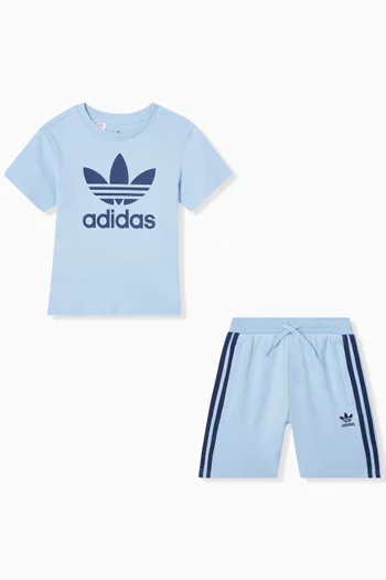 طقم تي شيرت بشعار الماركة وشورت جيرسيه