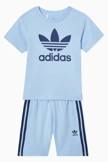 طقم تي شيرت بشعار الماركة وشورت جيرسيه