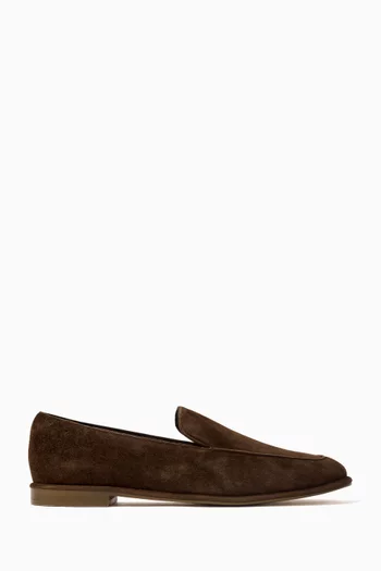 Closed-toe Loafers in Suede