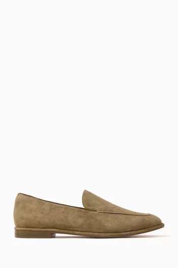 Closed-toe Loafers in Suede
