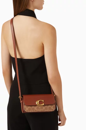 Zoe Shoulder Bag in Signature Canvas