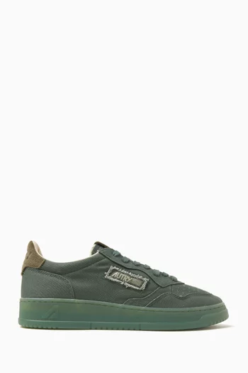 Medalist Low-top Sneakers in Canvas