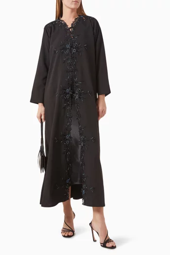 عباية بنقشة مفرغة مطرزة بالخرز