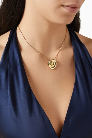 The Coquille Pendant Necklace in Gold-plated Brass