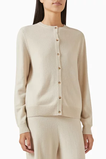 Buttoned Cardigan in Cashmere-knit