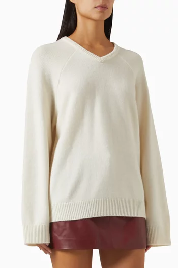 Oversized V-neck Sweater in Cashmere