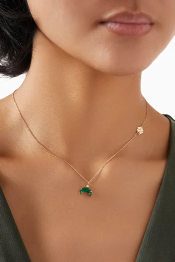 قلادة مون ستون مرصعة بالماس ذهب أصفر عيار 18