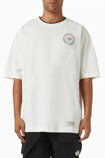 تي شيرت فضفاض بطبعة مقوسة مزيج قطن عضوي