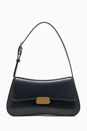 M Shoulder Bag in Leather