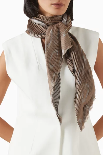 Contrasting Print Scarf in Silk Blend