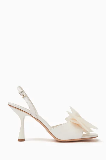 صندل مزين بعقدة جلد