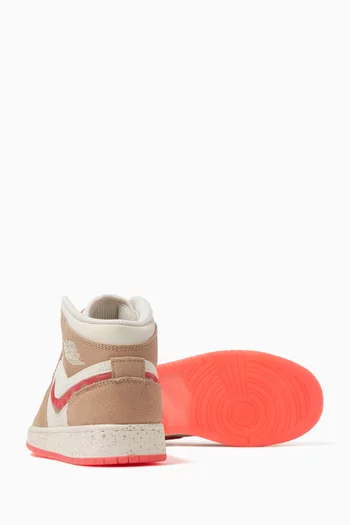 Air Jordan 1 Mid SE Sneakers in Leather
