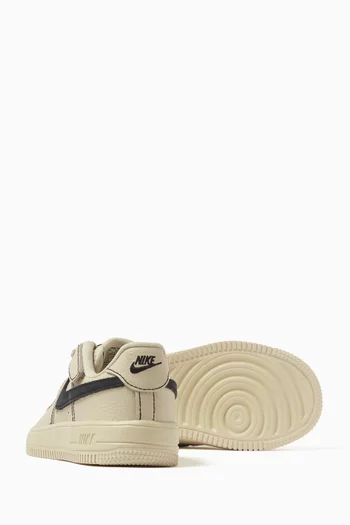 Force 1 Low LV8 EasyOn Sneakers