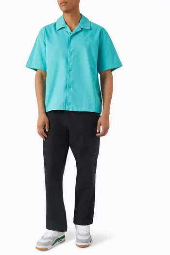 Essentials Statement Shirt in Woven-twill