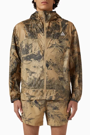 جاكيت مقاوم للماء من مجموعة ايه سي جي