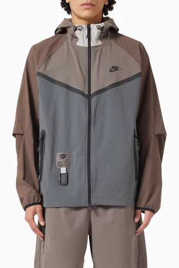 جاكيت ويندرانر معالج بتصميم مقسم بألوان نايلون