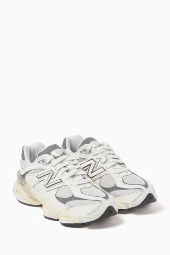 9060 Sneakers