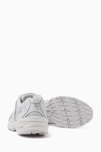 530 Sneakers in Mesh