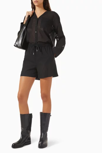 شورت برباط تضييق على الخصر