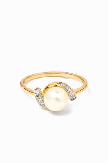 Kiku Cadeau Pearl Ring in 18kt Yellow Gold