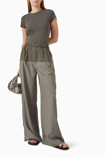 تي شيرت بقصة ضيقة قليلاً قطن عضوي