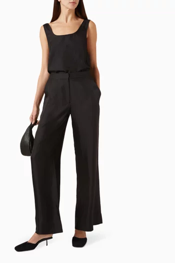 بلوزة جوردان بأزرار حرير