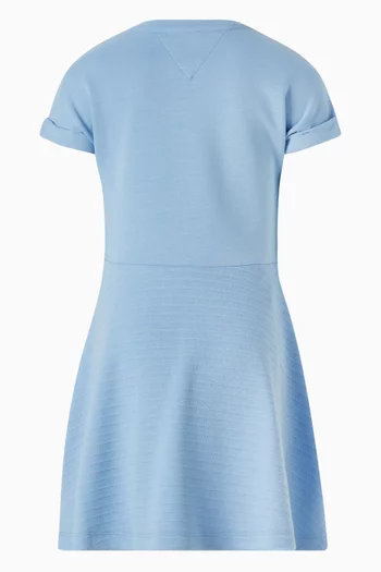 فستان بقصة ضيقة من أعلى وواسعة من أسفل مزيج قطن بنسيج متشابك