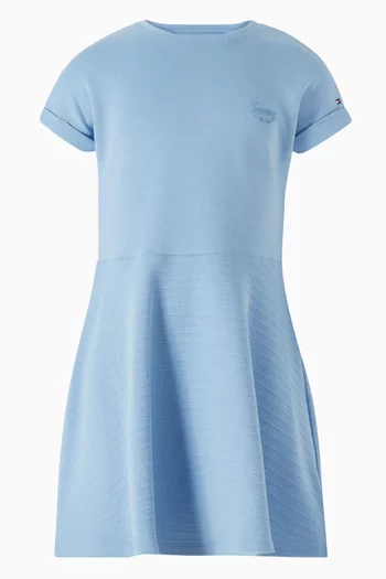 فستان بقصة ضيقة من أعلى وواسعة من أسفل مزيج قطن بنسيج متشابك