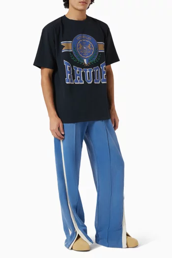 تي شيرت بشعار الماركة وطبعة Cotswold قطن