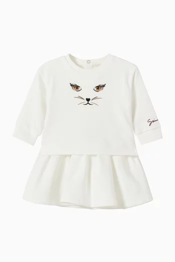 فستان بقصة واسعة وطبعة عين قطة