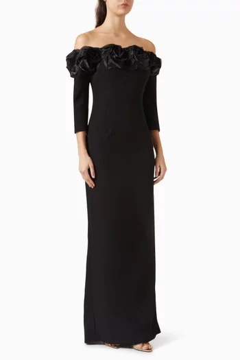 فستان بأكتاف مكشوفة ورقع زهور بارزة كريب