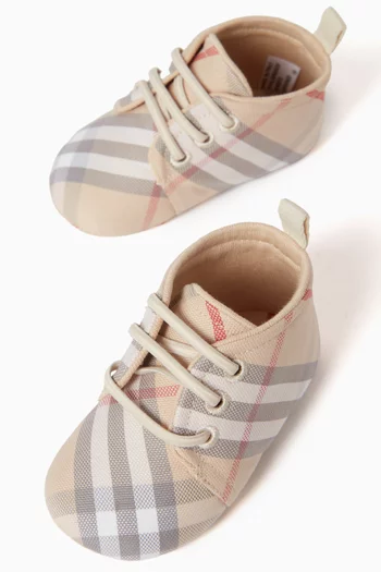 Check-pattern Crib Shoes