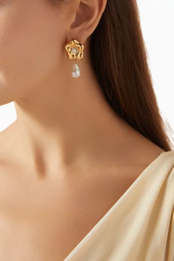 Eny Puffy Daisy Drop Earrings in 18kt Gold-plated Brass
